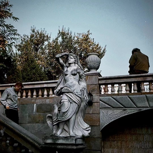 老师脱👙让学生摸🐻流片
