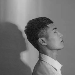 老师脱👙让学生摸🐻流片
